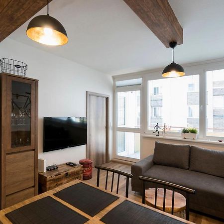 Stylish Centrally Located 1Br Apartment With Parking Bratislava Exteriör bild