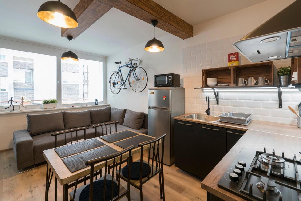 Stylish Centrally Located 1Br Apartment With Parking Bratislava Exteriör bild