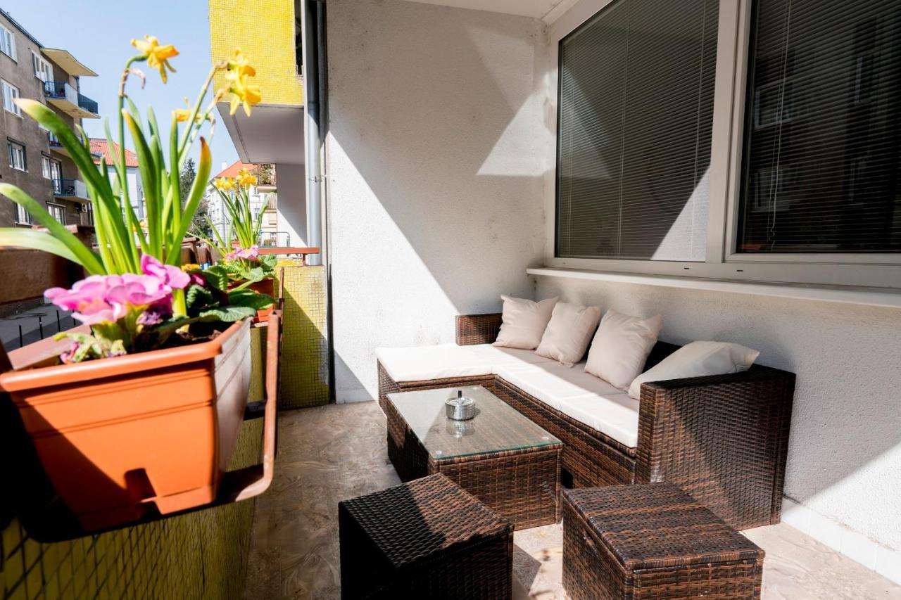 Stylish Centrally Located 1Br Apartment With Parking Bratislava Exteriör bild